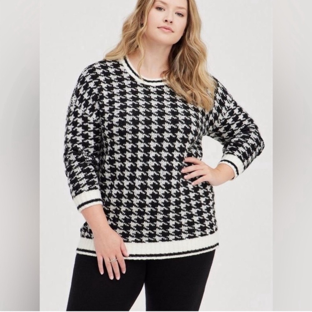Torrid Women’s Black White Herringbone Pullover Crewneck Sweater 3X